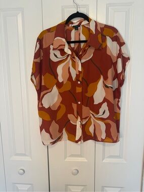 Ann Taylor Rust Floral Short Sleeve Button-Down Top